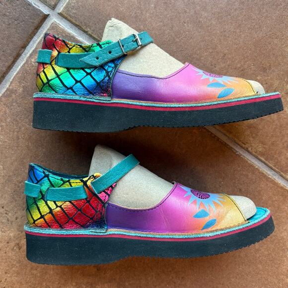 Soletech Painted Style Sandals w Flowers Iridescent Rainbow size 8(?) Pls Read! - Picture 8 of 15